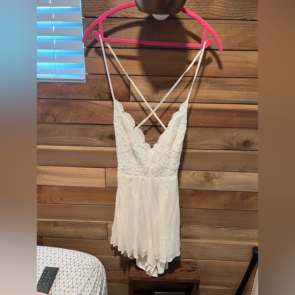 Lulus white romper small